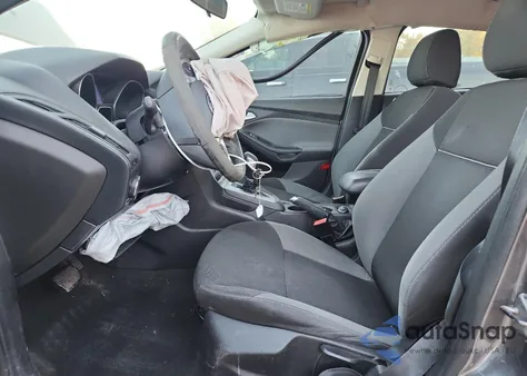 2013 Ford Focus Se z USA, uszkodzony, nr VIN 1FADP3K2XDL263412